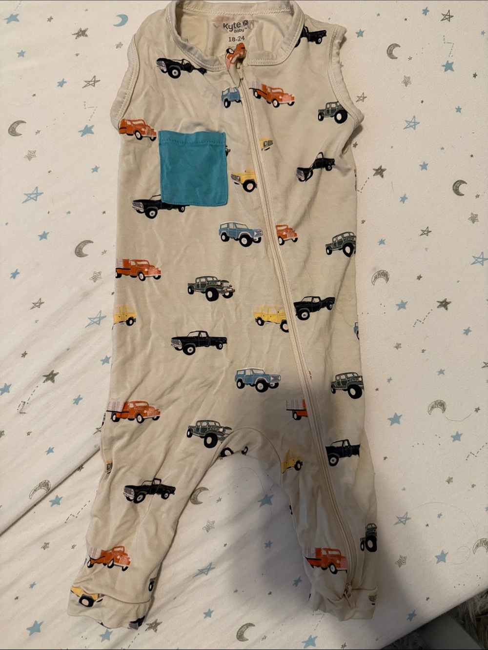 Kyte BABY Beige Sleeveless Sleep Sack with Teal Pocket and Multi-Colored Trucks